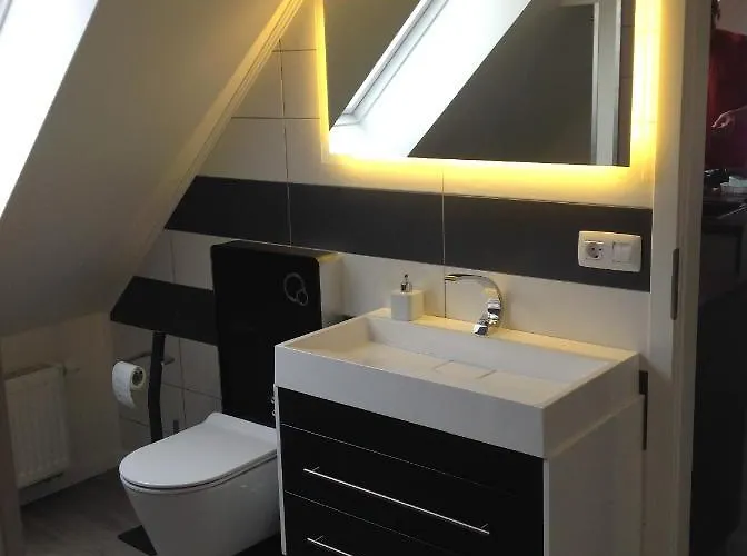 Glewitz Am Alten Faehrhaus *